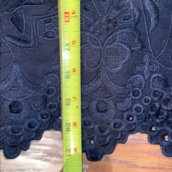 Theory Black Linen Cotton Eyelet Embroidered Top Blouse M - Picture 16 of 16